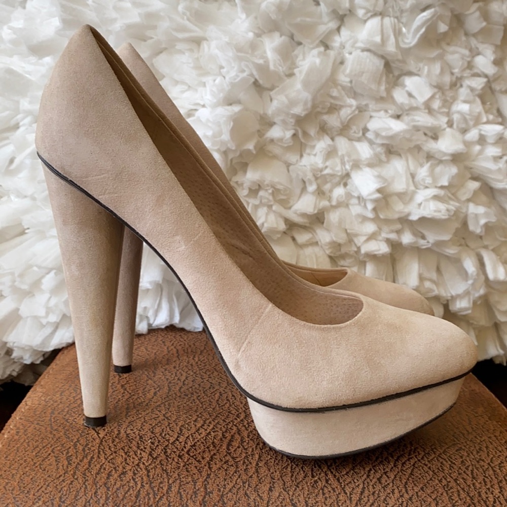 STEVEN by Steve Madden Suede beige heels size 9